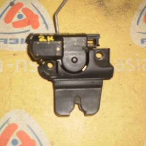 Замок крышки багажника Toyota Cresta/Mark II GX100