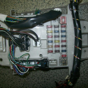 Блок предохранителей Toyota #CA2# RAV4 салонный LHD