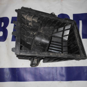 Корпус воздушного фильтра Mazda LF '2011 3 (верх. часть)