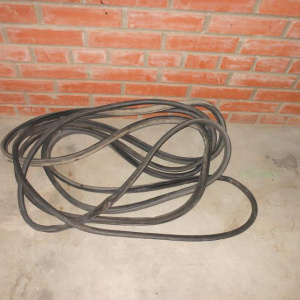 Уплотнительная резинка дверей Toyota RAV4 ACA20 R