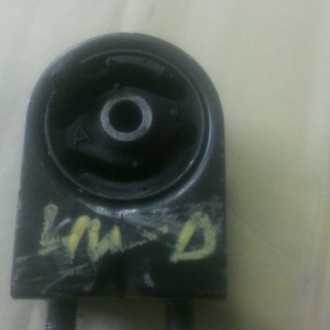 Подушка двигателя Mazda FS/FP/ZL Familia/Premacy BJFP/CP8W перед 2/4WD F B25D39050C