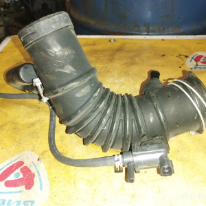 Гофра впускного коллектора Toyota 2AZ Ipsum ACM21 резиновая эл. заслонка