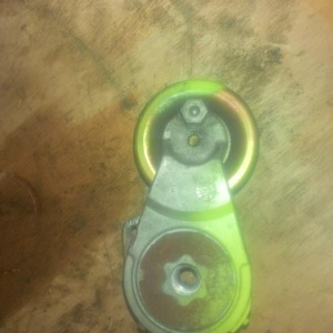 Натяжитель приводного ремня Nissan MR18/MR20 J10/T31/B30/C25/Y12