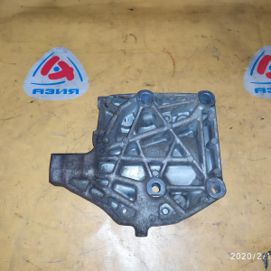 Крепление компрессора кондиционера Honda D16A HR-V GH3 38930-PEL-000