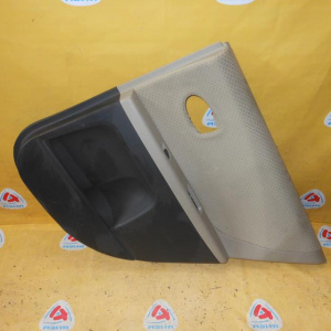 Обшивка двери Toyota Vitz KSP90 зад, прав