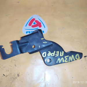 Крепление подушки ДВС Mazda B3 Demio DW3W '2001 F