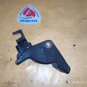 Крепление подушки ДВС Mazda B3 Demio DW3W '2001 F