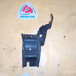 Крепление подушки ДВС Mazda B3 Demio DW3W '2001 F