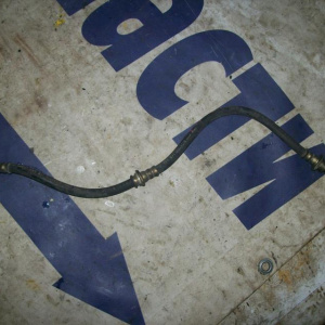 Шланг тормозной Nissan Y11/B15/G10 перед, прав