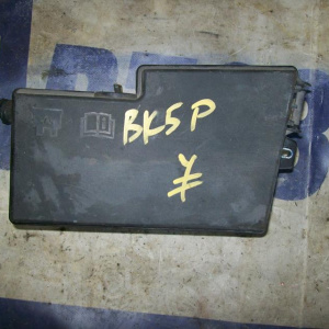 Блок предохранителей Mazda Axela BK5P ZY '2003