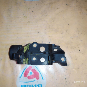 Крепление подушки ДВС Toyota 1AZ-FE/2AZ-FE RAV4 ACA21 4WD U140F перед, лев