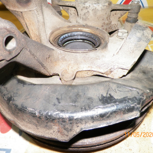 Ступица Toyota AE100/AE101/AE110/AE111/EE110/EE111/AE104/AE114/AE115 Corolla/Sprinter перед, лев 2WD/4WD Суппорт-(54-22).Без ABS.В сборе.Диаметр диска- 258мм