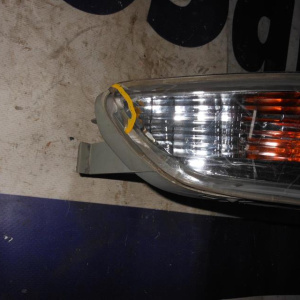 Повторитель в бампер TOYOTA прав Mark II GX100 '1996 Дефект стекла