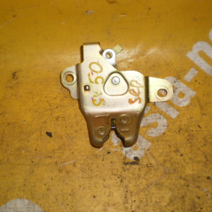 Замок крышки багажника Toyota Vista SV50 Sedan