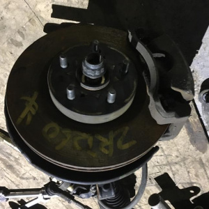 Ступица Toyota ZRT260 Allion/Premio перед, лев ABS