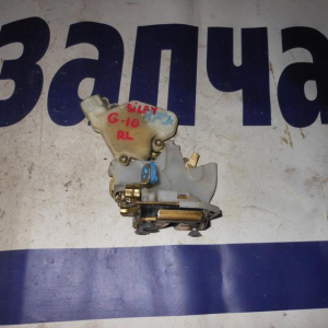 Замок двери Nissan G10 Bluebird Sylphy зад, лев