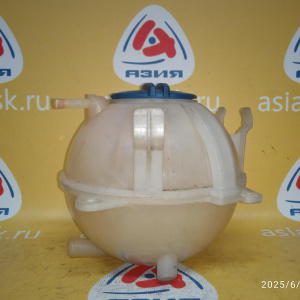 Бачок расширительный Volkswagen Passat 1K1/1T1/B6/3C2 с датчиком 1K0121407A
