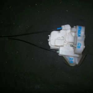 Замок двери Subaru GE3 Impreza зад, прав