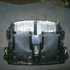 Обшивка салонная(дефлектор возд.) Toyota Corolla Fielder NZE140