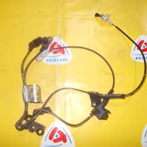 Датчик ABS Toyota Avensis AZT250 перед, лев