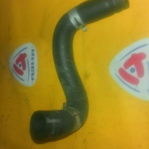 Патрубок  радиатора Toyota Corolla NZE140 1NZ R F низ