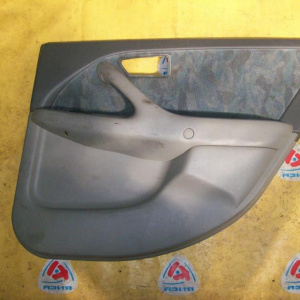 Обшивка двери Toyota Camry Gracia SXV20 зад, прав