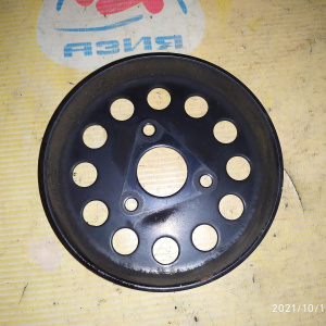 Шкив помпы Toyota Corolla Fielder NZE120 1NZ