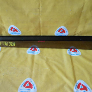 Ветровик Toyota Corolla Fielder NZE140 зад, прав
