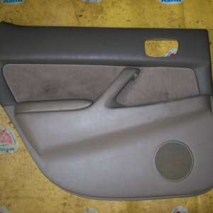 Обшивка двери Toyota Vista SV40 зад, лев Hardtop