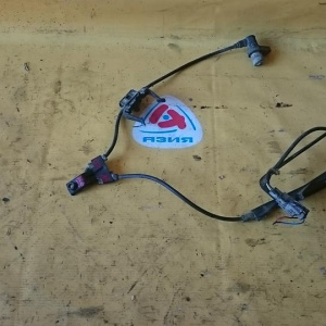 Датчик ABS Toyota Vista/Camry SV40/SV41/SV42/SV43/CV40 перед, прав