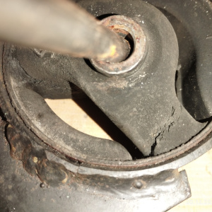 Подушка двигателя Nissan QG1# G10/Y11/B15 2WD зад. ДЕФЕКТ R 11321(0)-4M400/-4M410/113204M400