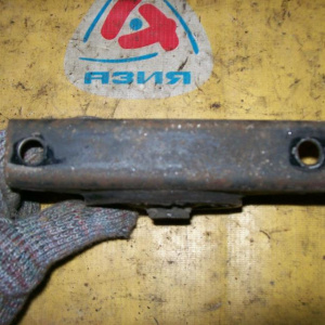 Подушка двигателя Mitsubishi 4G63/93 Chariot N33W F
