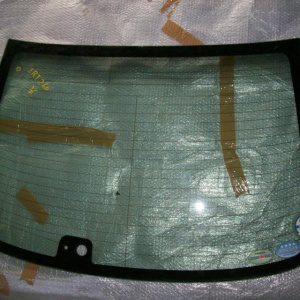 Стекло заднее Toyota Allion ZRT260 с отв