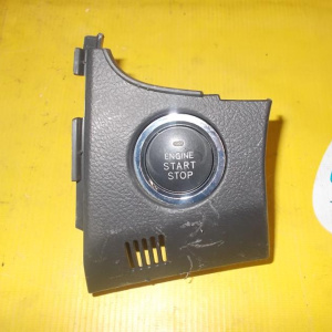 Кнопка пуска двигателя Toyota Corolla NZE141
