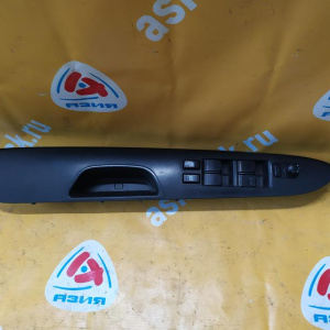 Пульт стеклоподъемника SUZUKI SX4 YB41S перед, прав RHD
