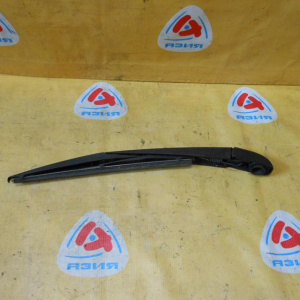 Держатель дворника Toyota Estima ACR50/GSR50 R