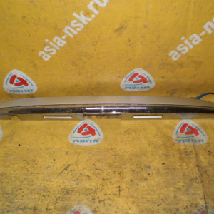 Накладка 5-й двери Toyota Harrier GSU30 76801-48040