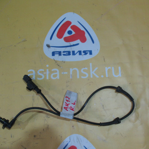 Датчик ABS Nissan March K12 зад, лев целый.