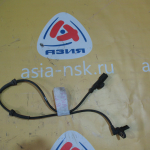Датчик ABS Nissan March K12 зад, лев целый.