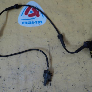Датчик ABS Nissan M12 зад, прав