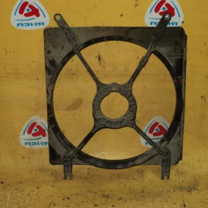 Диффузор радиатора HONDA RF1 охл. голый