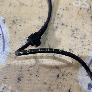 Датчик ABS Mercedes E-Class W211/W219/C219 F 2WD L=R A2115402317