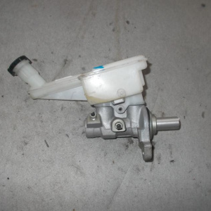 Главный тормозной цилиндр NISSAN K13