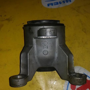 Подушка двигателя Nissan VQ25/VQ35 Elgrand/Teana/Murano/Quest E52/J32/Z51 перед, прав в