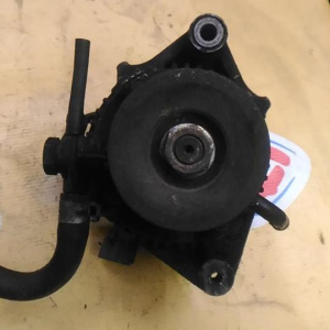 Генератор TOYOTA 2C/3C CR30 BUS вакуум спереди  под 1 ремень 4 конт. квадратный разъем