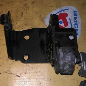 Крепление подушки ДВС Toyota 2AD RAV4 ALA49 4WD U660F L