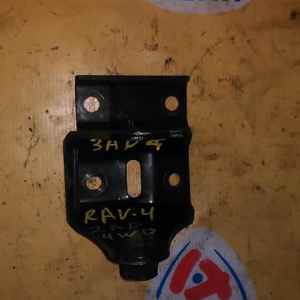 Крепление подушки ДВС Toyota 2AD RAV4 ALA49 4WD U660F зад. R