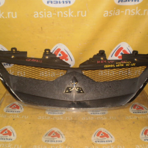 Решетка радиатора MITSUBISHI Grandis NA4W '2005-2009 6402A063