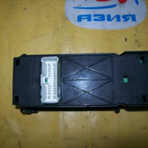 Пульт стеклоподъемника HONDA Accord CL7/CM2 перед, прав без обрамления RHD 35750-SEA-J1