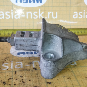 Крепление подушки ДВС Nissan HR12 March K13 CVT перед, лев () 11253-1HA0A